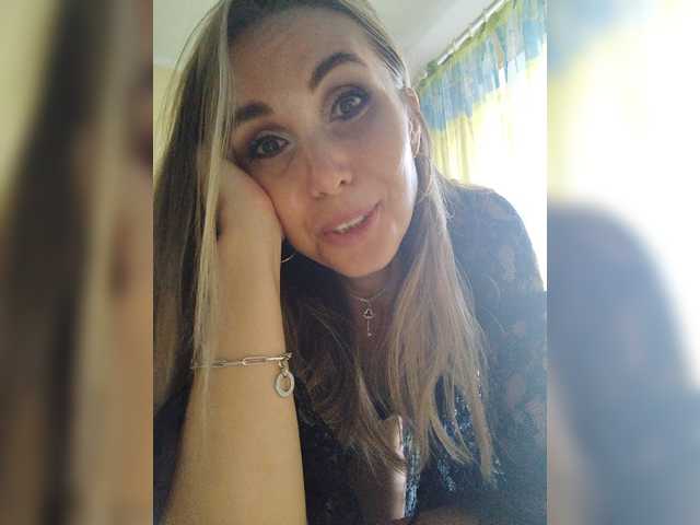 Live sex webcam photo for Aurora108 #288002770