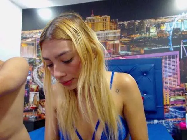 Live sex webcam photo for SaraTommy #268845397