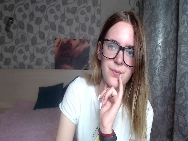 Live sex webcam photo for Ella_Hudson #268862611