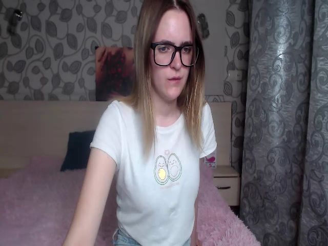 Live sex webcam photo for Ella_Hudson #268864488