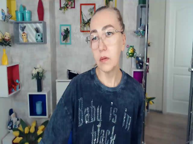 Live sex webcam photo for Greybunny #268857076