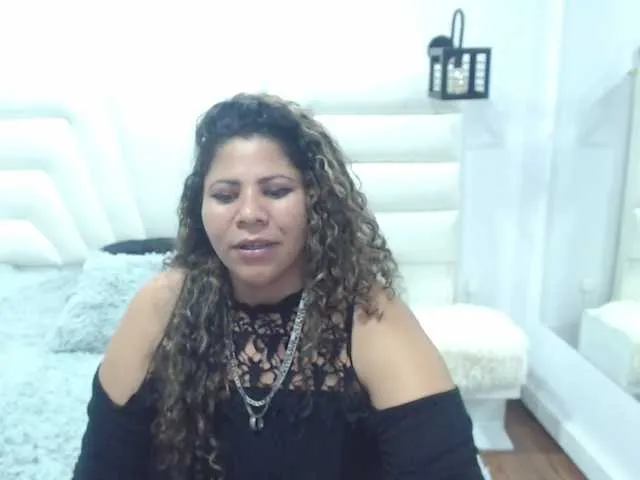 Live sex webcam photo for Brenda-star #268845204