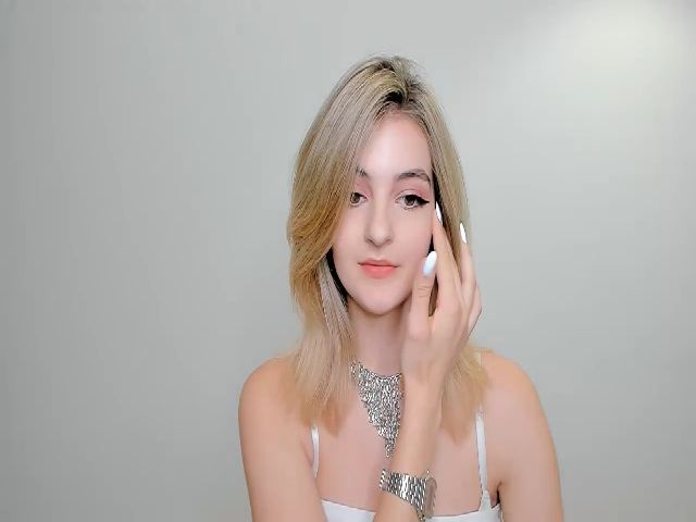 Live sex webcam photo for HelelGretta #268846500