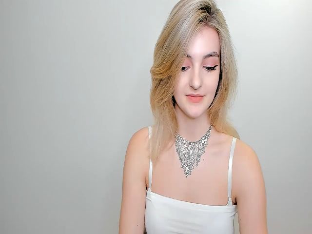 Live sex webcam photo for HelelGretta #268847257