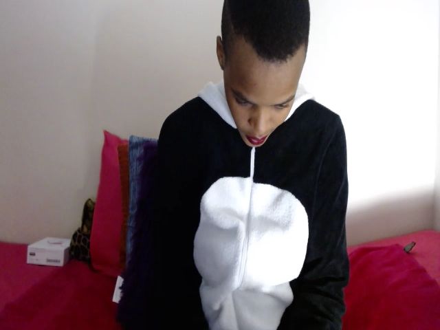 Live sex webcam photo for Ebonyypixie #268860481