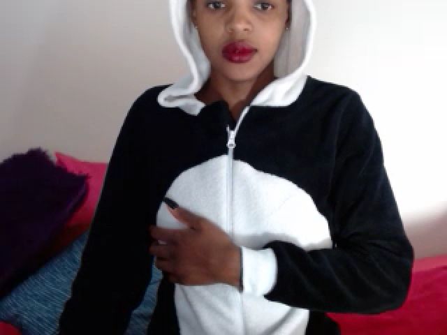 Live sex webcam photo for Ebonyypixie #268865179