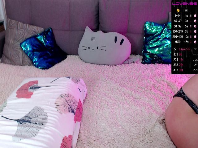 Live sex webcam photo for RemiBabe #268859749