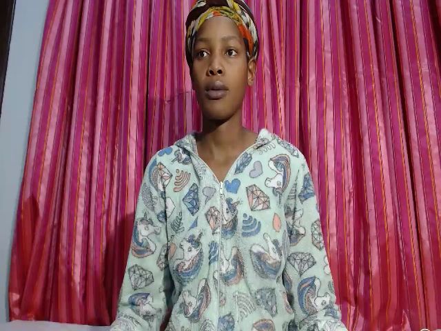 Live sex webcam photo for Aaliyah98x #268860072