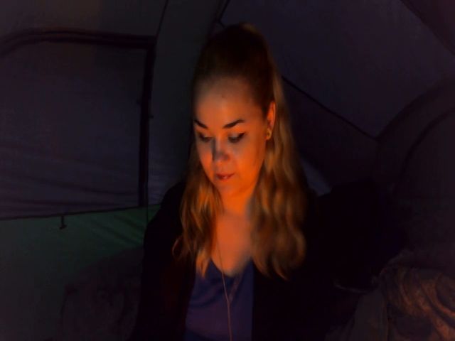 Live sex webcam photo for LilyWhite710 #268866290