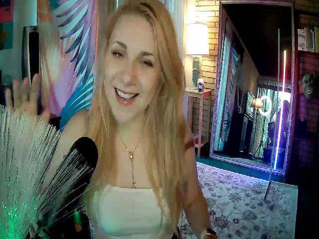 Live sex webcam photo for Sweetestlilly #268844147