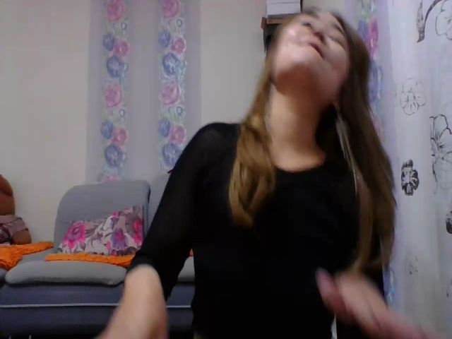 Live sex webcam photo for AsianDoll2000 #268858538