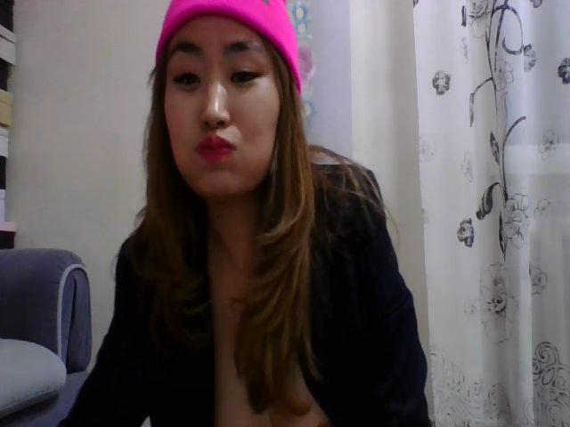 Live sex webcam photo for AsianDoll2000 #268859517