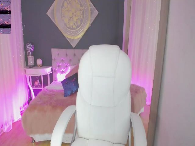 Live sex webcam photo for Karina_V #268849634