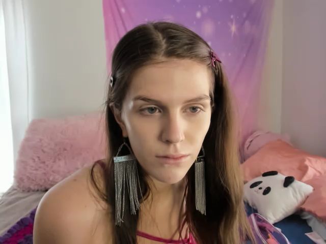 Live sex webcam photo for Meganholly00 #268860270