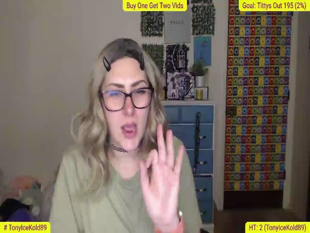 Live sex webcam photo for Violet_Rae_ #268850083