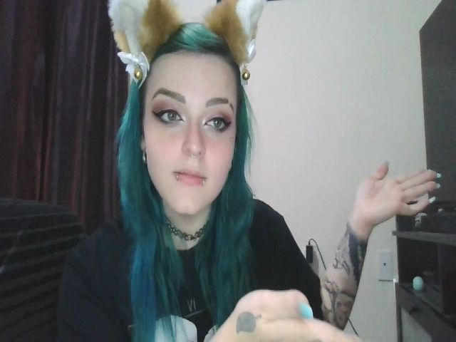 Live sex webcam photo for FloraSky #268850425