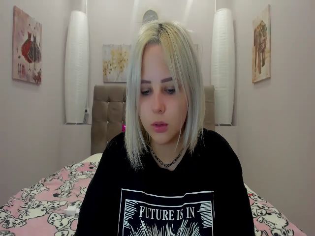 Live sex webcam photo for Helokit #268848859