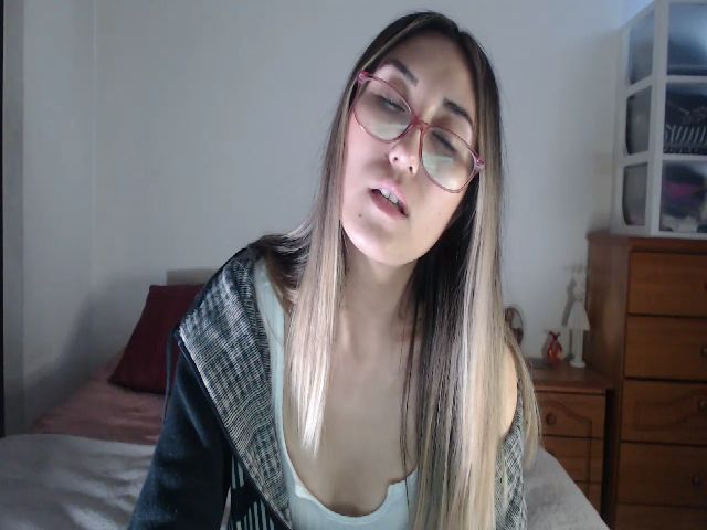 Live sex webcam photo for Ninimoon #268855291