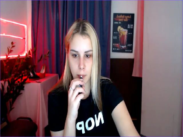 Live sex webcam photo for PolliMilk #268849704