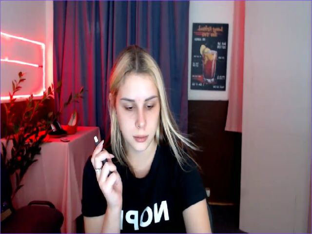 Live sex webcam photo for PolliMilk #268852171