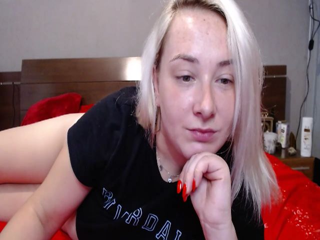 Live sex webcam photo for LongTongue_D #268854492