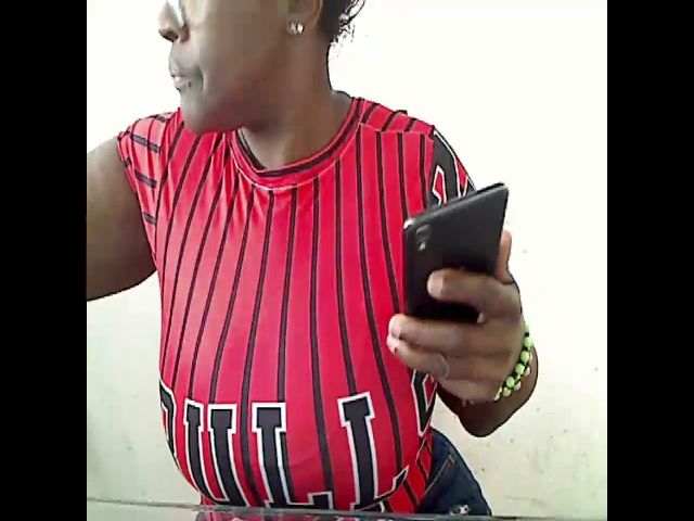 Live sex webcam photo for Assbigxhot9 #268859032