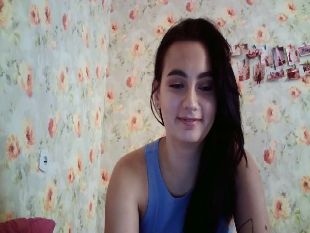 Live sex webcam photo for lolly_hollyy #268854598