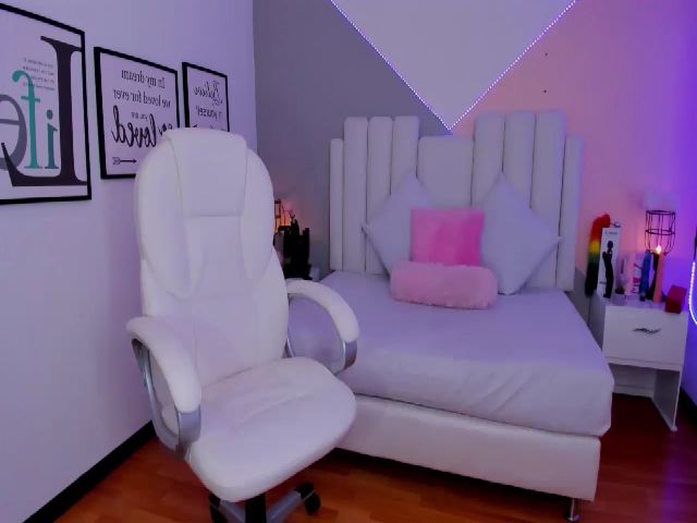 Live sex webcam photo for Anny_nova #268863920