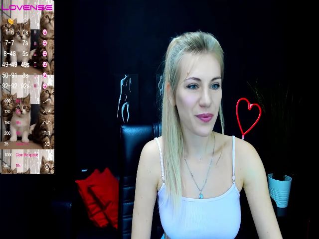 Live sex webcam photo for LiliManchest #268859012