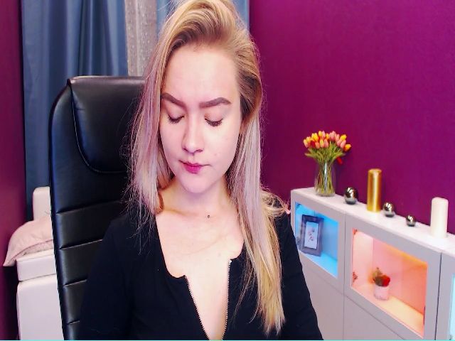 Live sex webcam photo for Kara_Smith #268864592