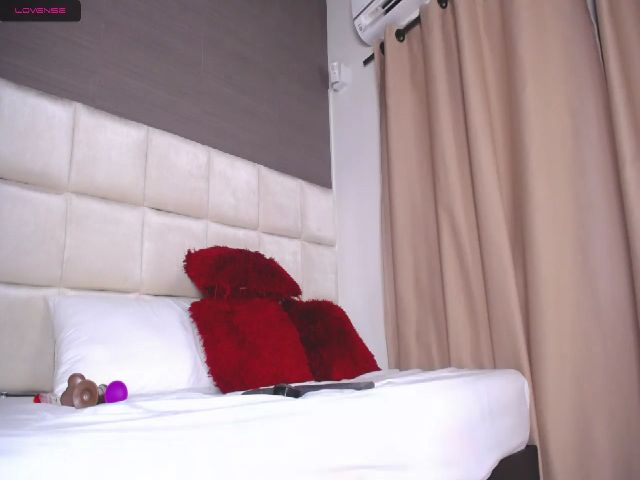 Live sex webcam photo for Liza_david #268846836