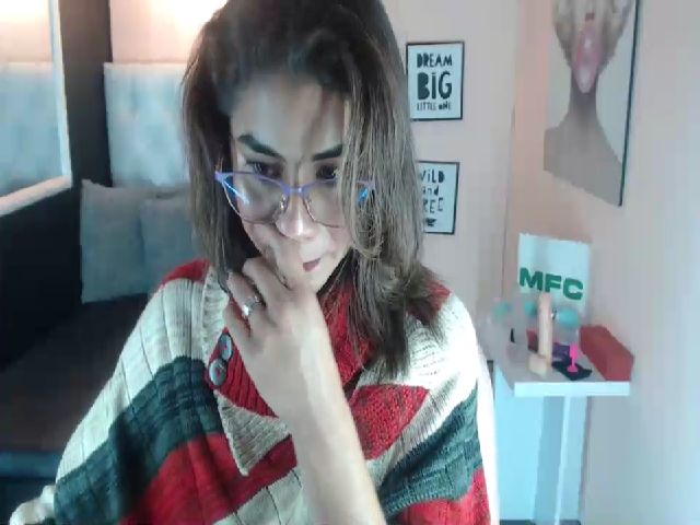 Live sex webcam photo for Sara__Ruiz #268847226