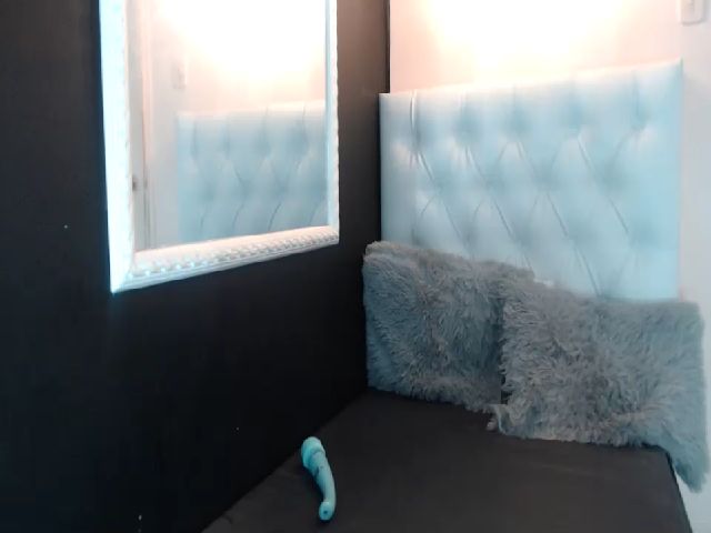 Live sex webcam photo for Sara__Ruiz #268862852