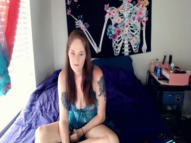 Live sex webcam photo for Lolabunny9 #268862579