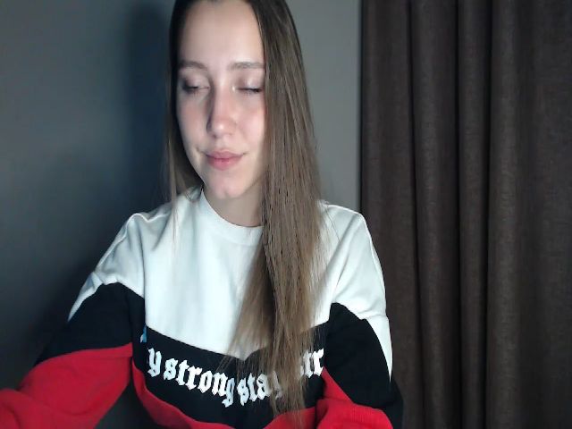 Live sex webcam photo for EmmaMorgana #268844121