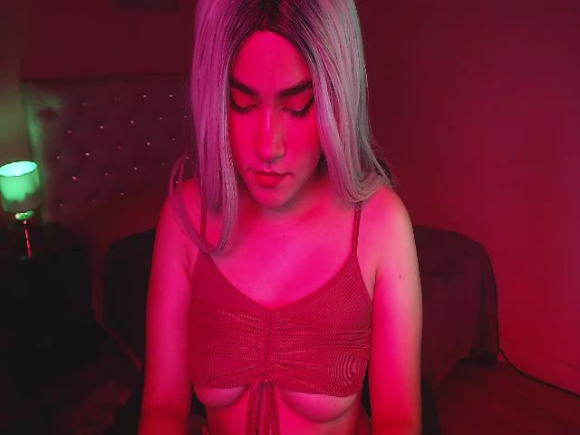 Live sex webcam photo for LunaGreco #268850493