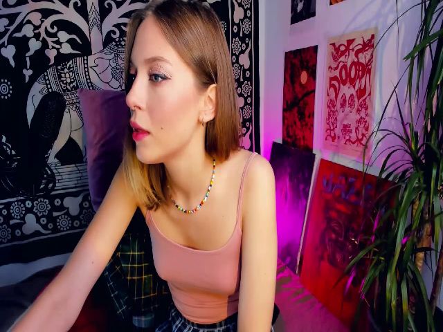 Live sex webcam photo for Aliceum #268852422