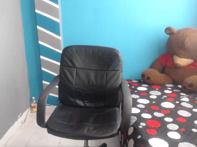 Live sex webcam photo for AntonelaConti #268857719