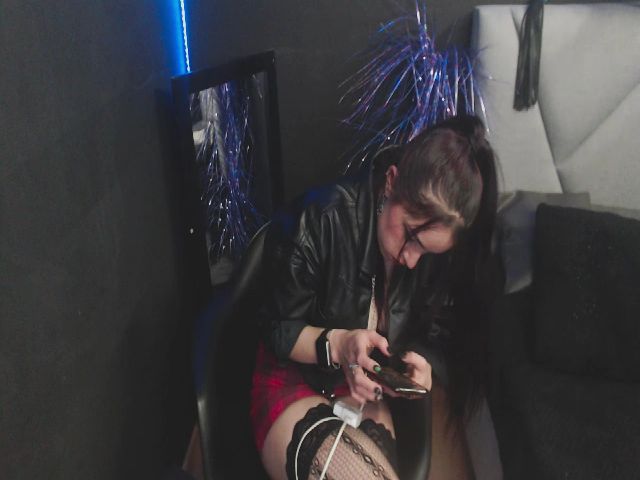 Live sex webcam photo for samantasmithh #268852366