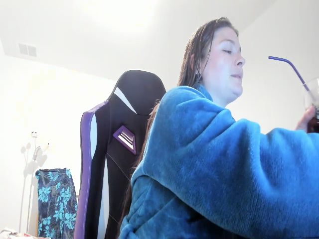 Live sex webcam photo for Serina_ #268850463