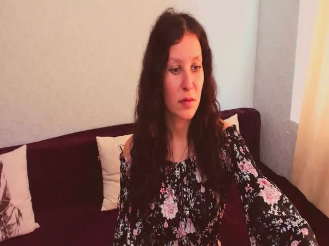 Live sex webcam photo for KarenSilk #268853421