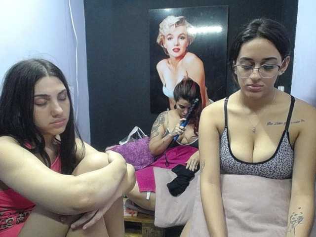 Live sex webcam photo for xxxbitcheshot #268850960