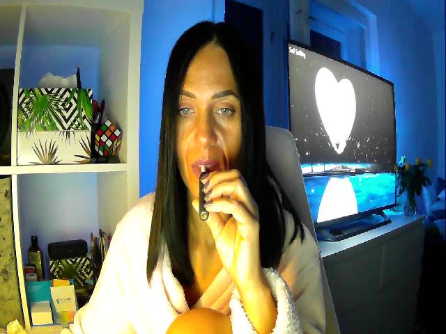 Live sex webcam photo for Beatrice_18 #268847509