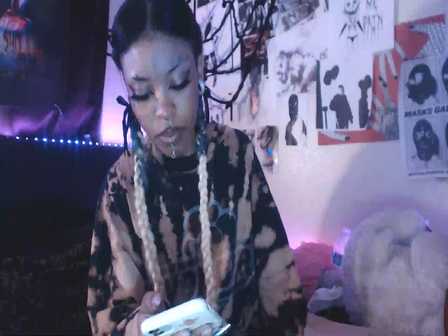 Live sex webcam photo for XENOBRAT #268849609