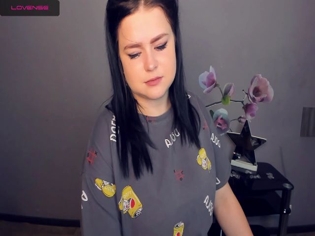 Live sex webcam photo for Sinnarey #268853580