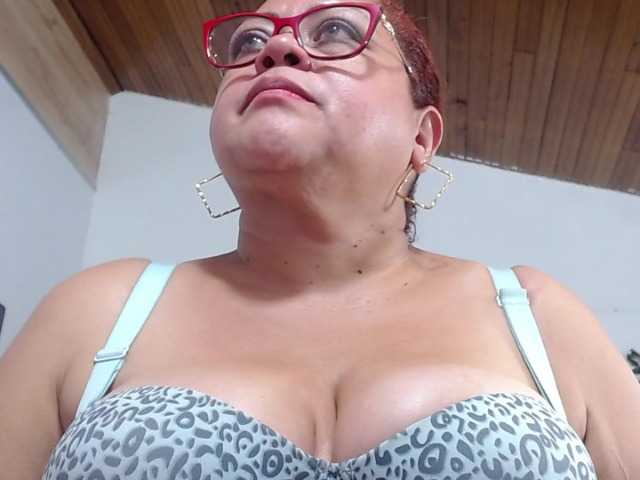 Live sex webcam photo for Samantta-Jone #268845417