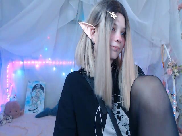 Live sex webcam photo for Miss_Toree #268847095