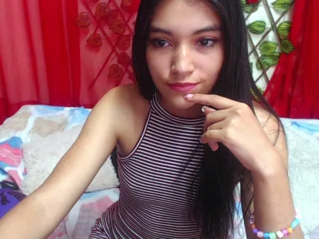 Live sex webcam photo for vikyroxe #268876577