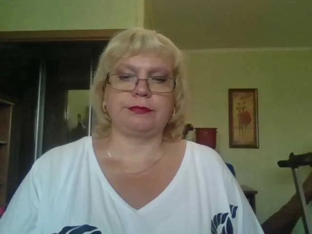 Live sex webcam photo for LOLA88888 #268876329