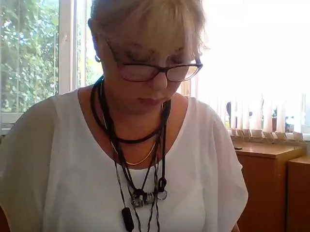 Live sex webcam photo for Luiziana111 #268871842